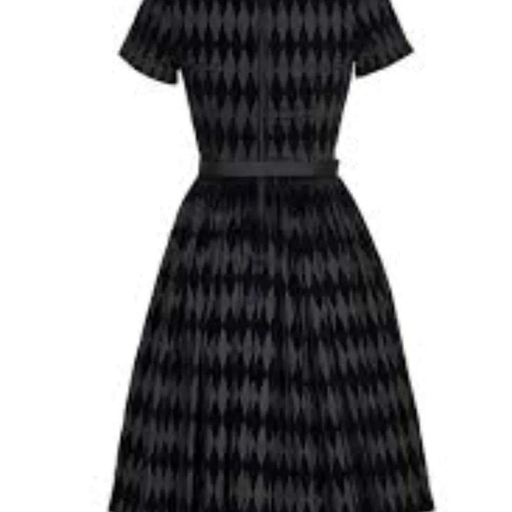 Black Diamond-Pattern Short Sleeve Fit & Flare Dress - Picture 6 of 8